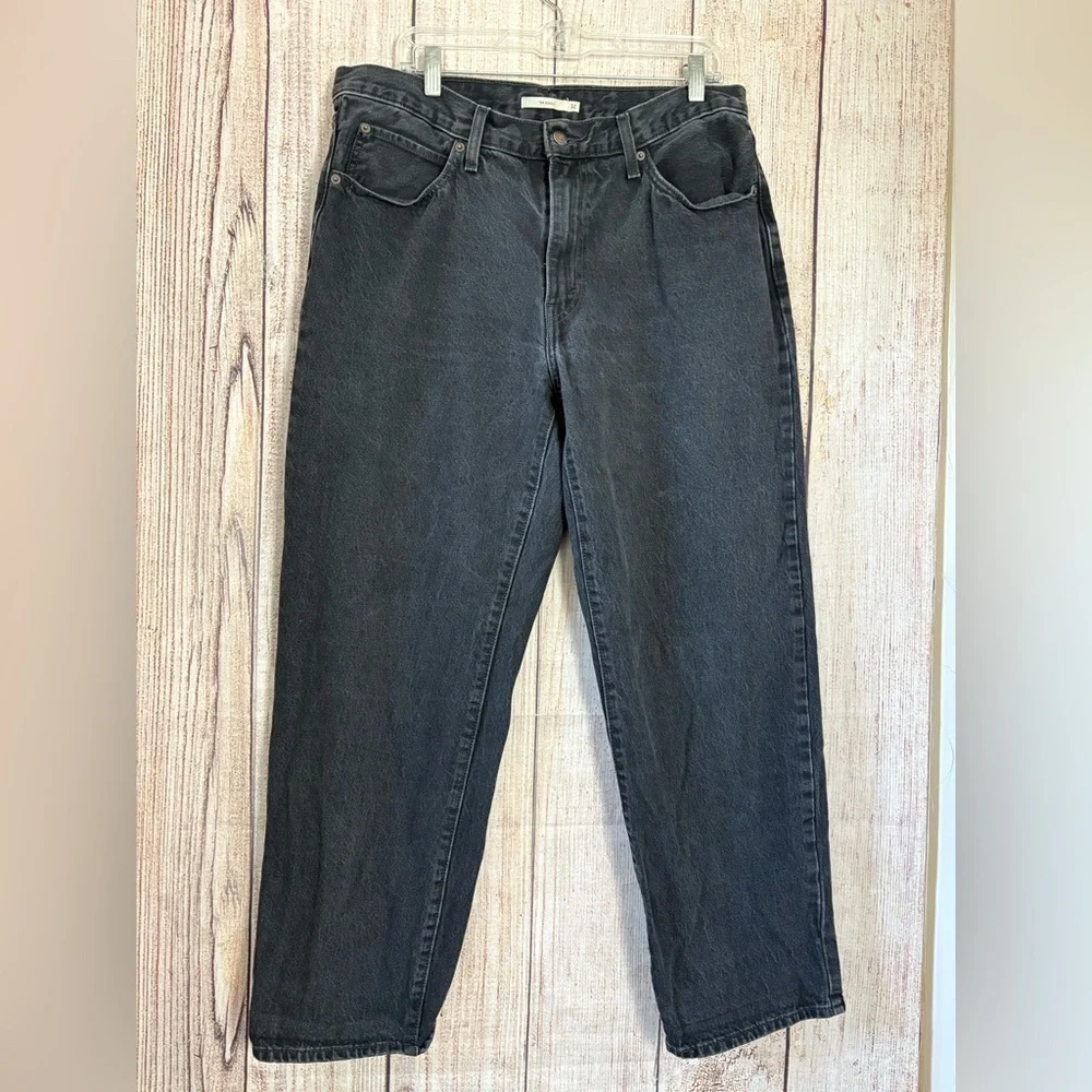Levi's Straight Leg Jeans in Washed Black
